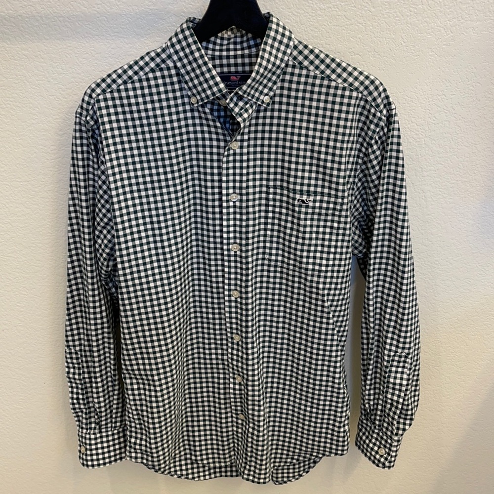 Vineyard vines classic fit shirt